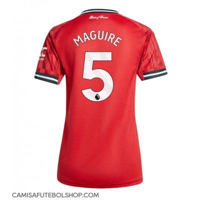 Camisa de time de futebol Manchester United Harry Maguire #5 Replicas 1º Equipamento Feminina 2025-26 Manga Curta Camisa de time de futebol Manchester United Harry Maguire #5 Replicas 1º Equipamento Feminina 2025-26 Manga Curta